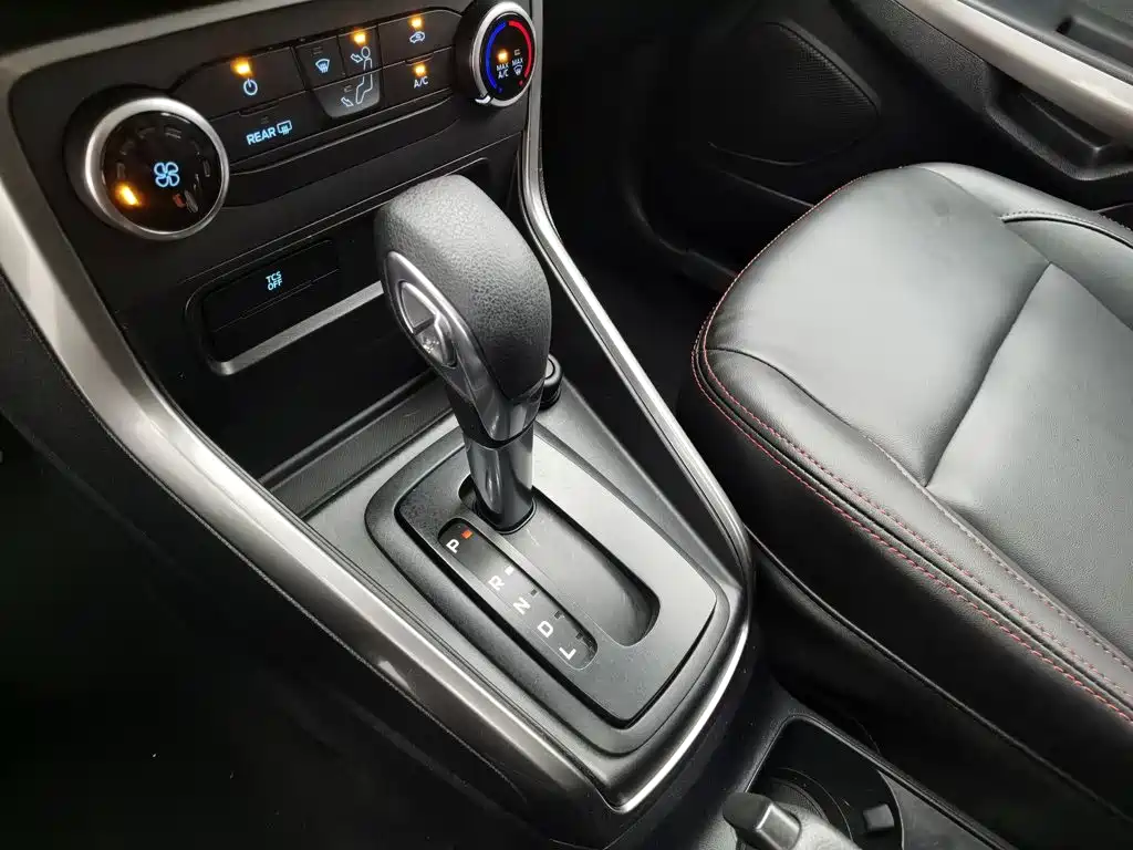 Ford Ecosport — фото 13