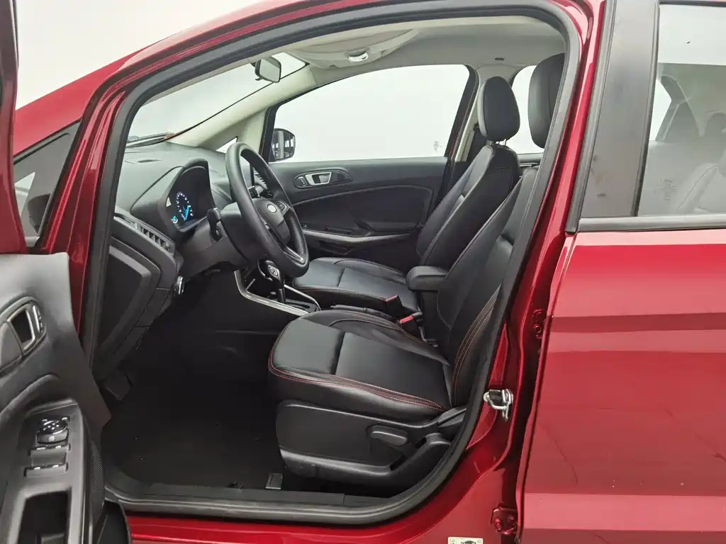 Ford Ecosport — фото 10