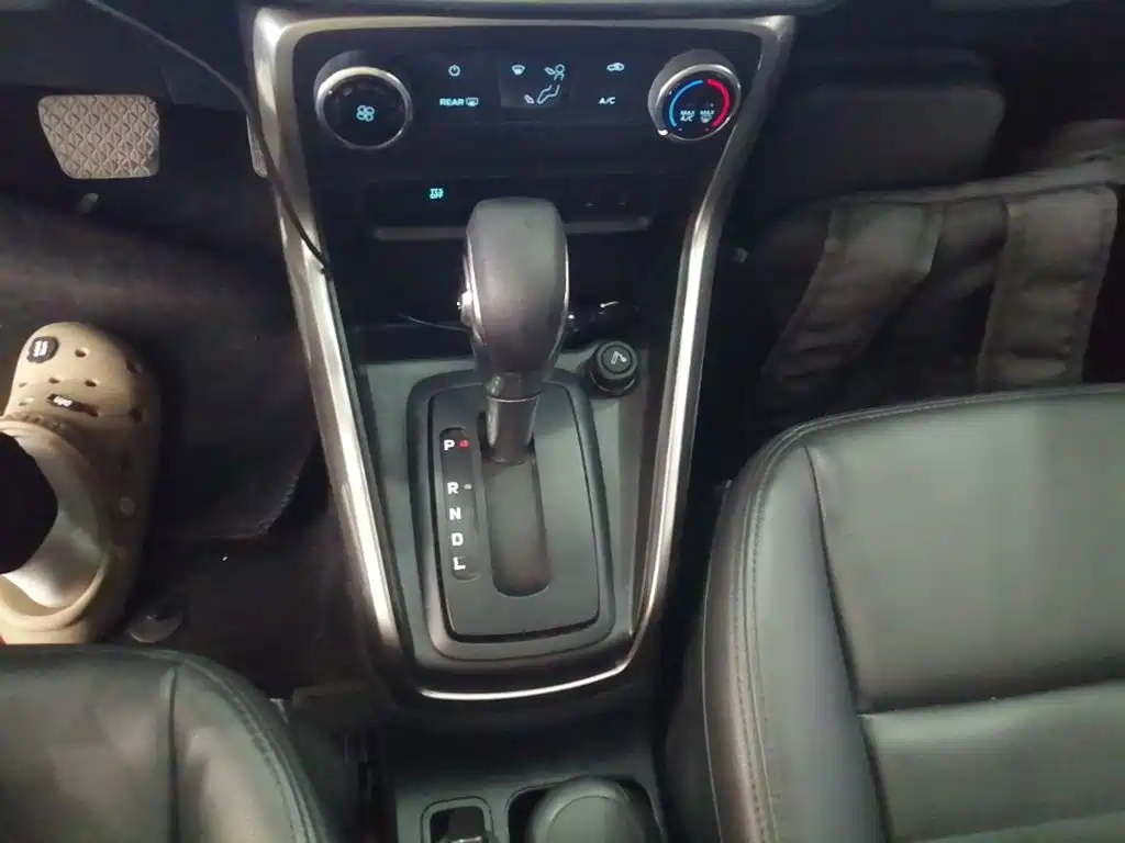 Ford Ecosport — фото 14