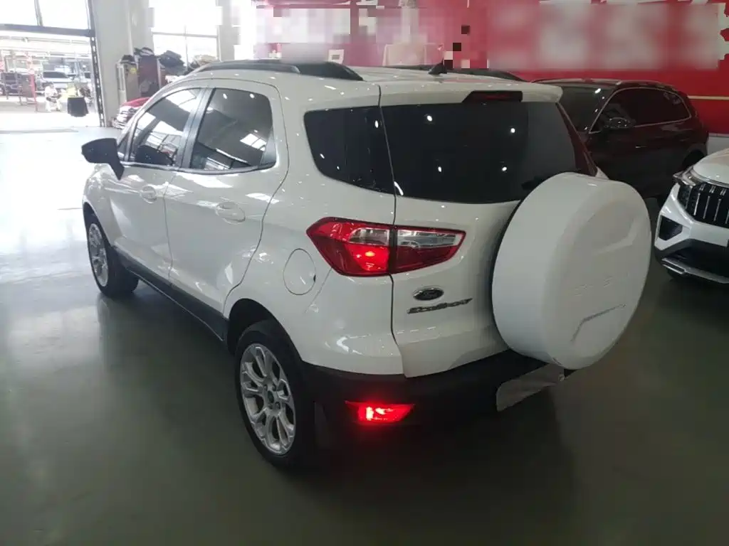 Ford Ecosport — фото 5