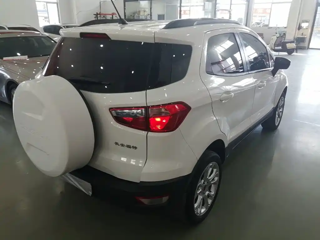 Ford Ecosport — фото 7