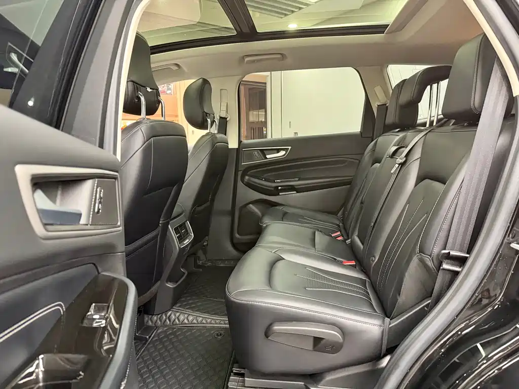 Ford Edge — фото 7