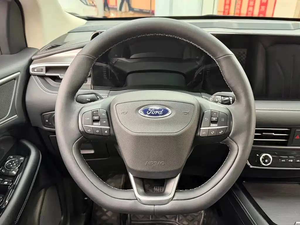 Ford Edge — фото 9