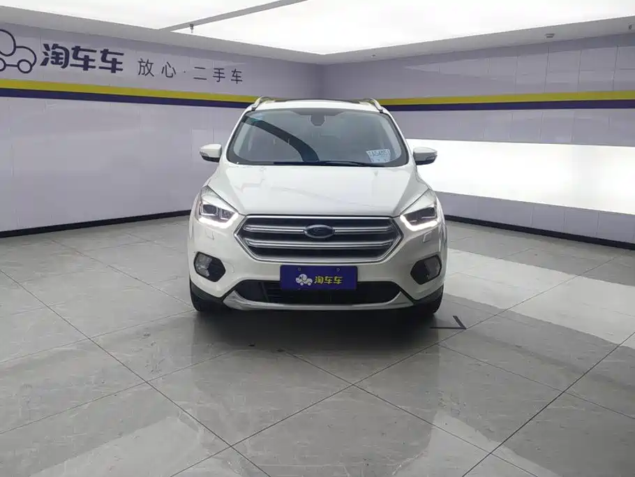 Ford Kuga — фото 2
