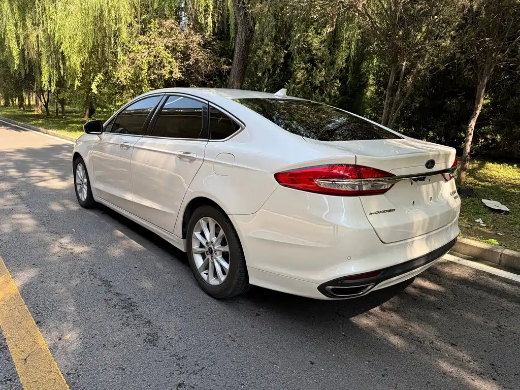 Ford Mondeo — фото 5