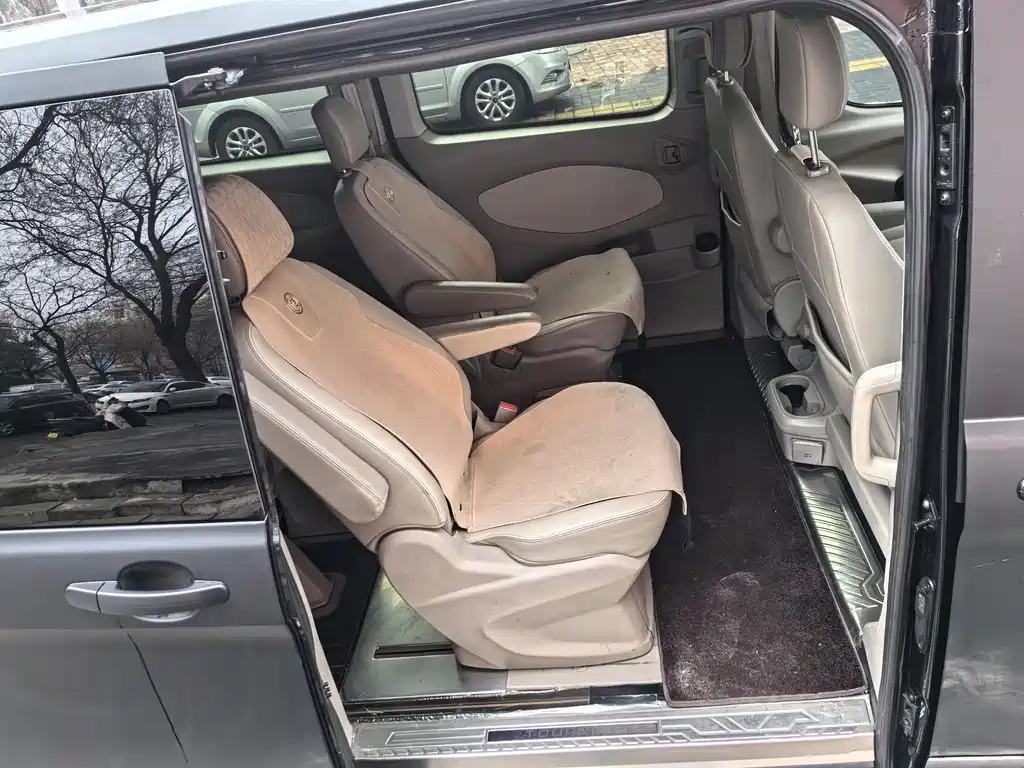 Ford Tourneo — фото 11