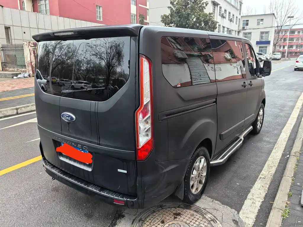 Ford Tourneo — фото 4