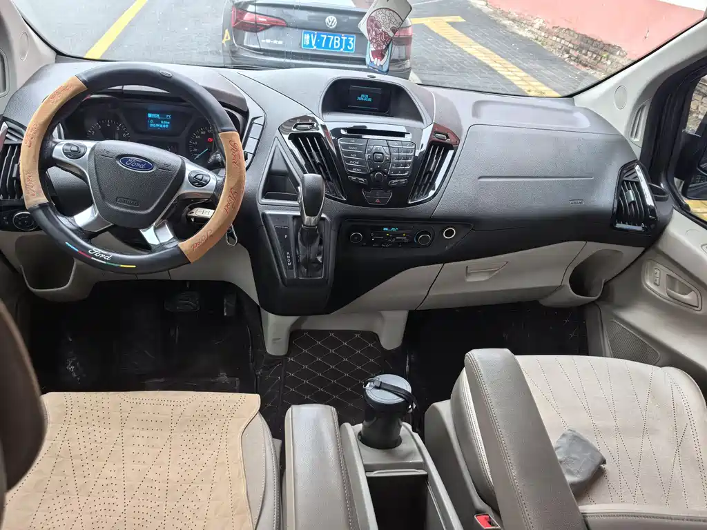 Ford Tourneo — фото 8