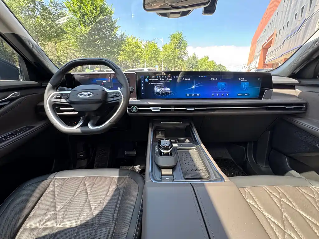 Ford Edge — фото 13