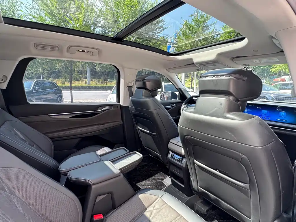 Ford Edge — фото 20