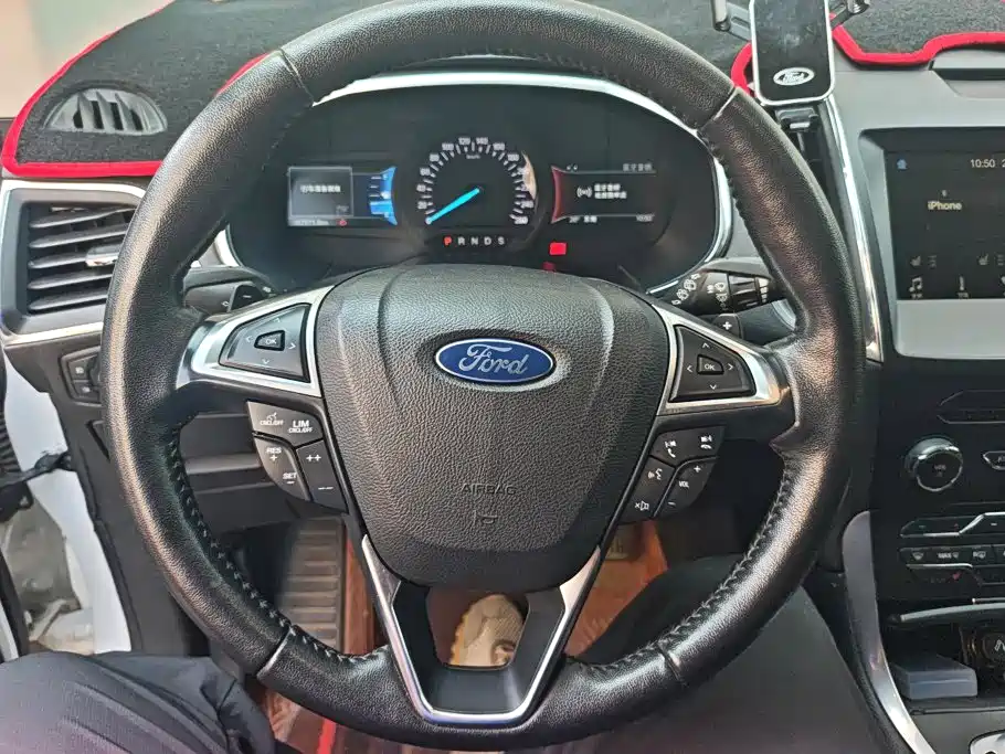 Ford Edge — фото 15