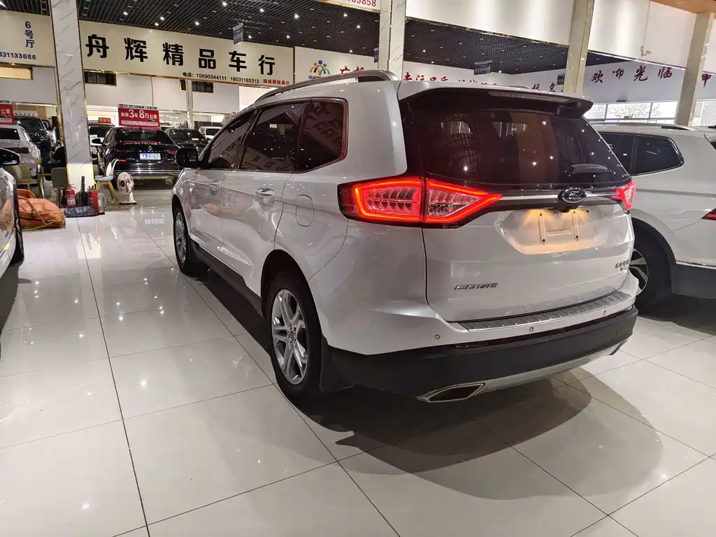 Ford Edge — фото 14