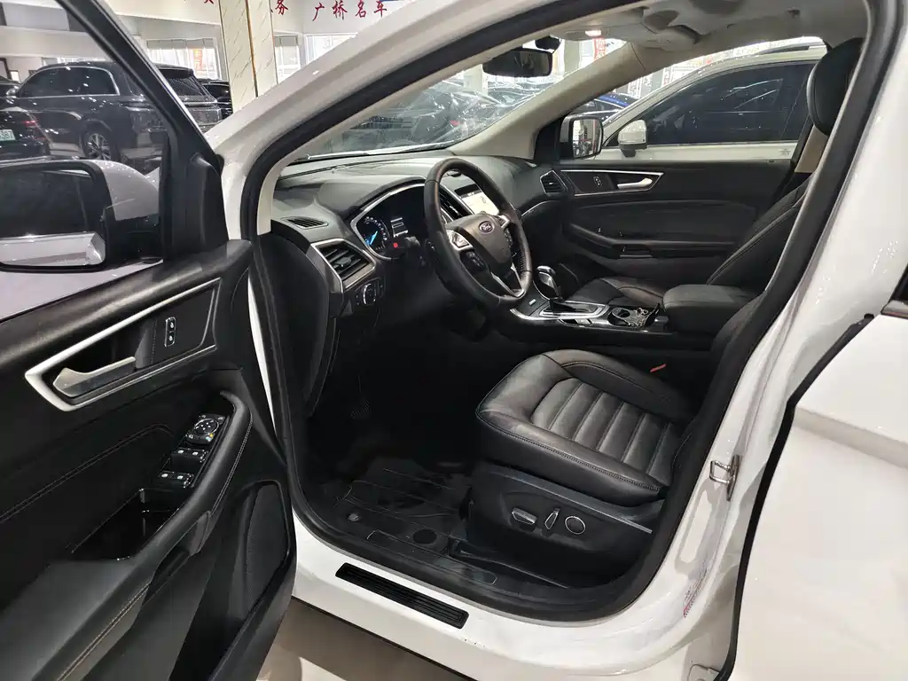 Ford Edge — фото 4