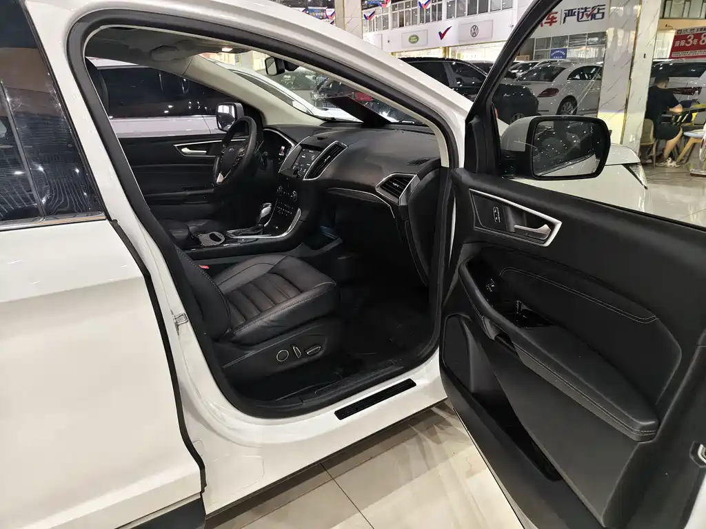 Ford Edge — фото 10