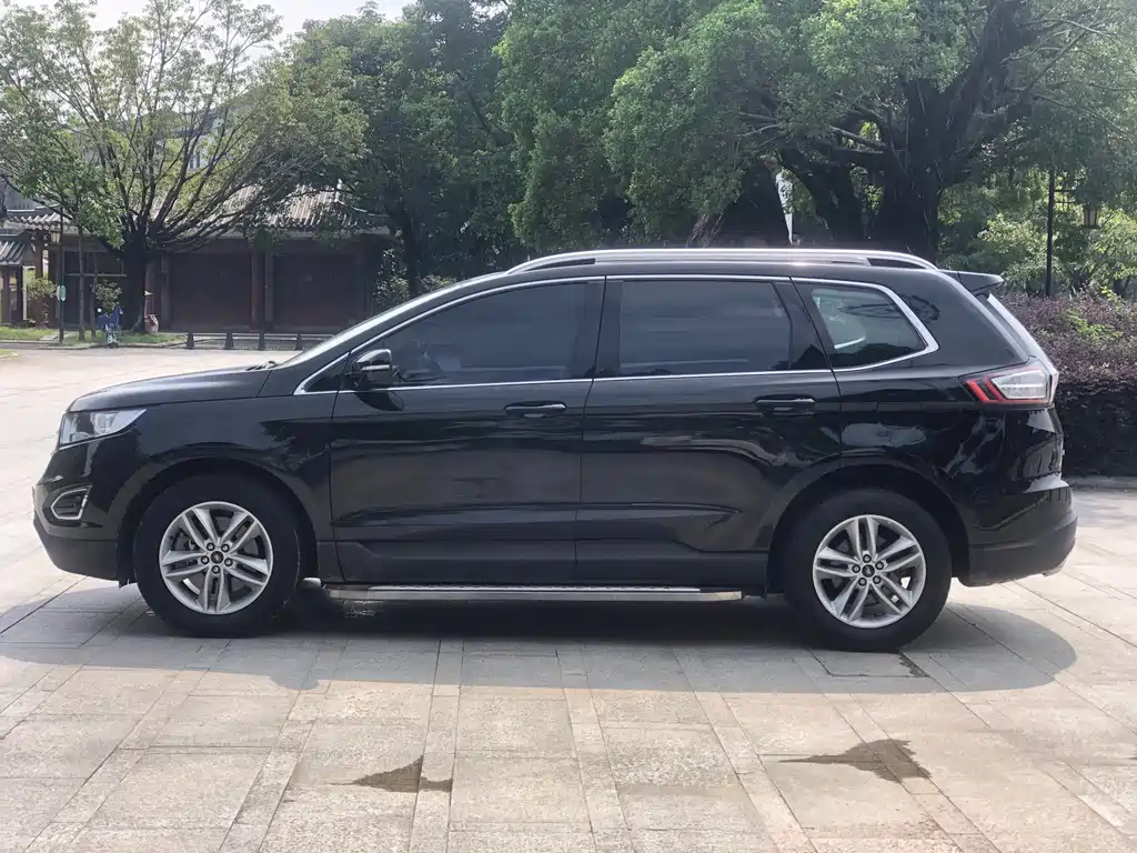 Ford Edge — фото 4