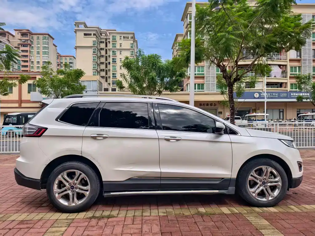 Ford Edge — фото 4