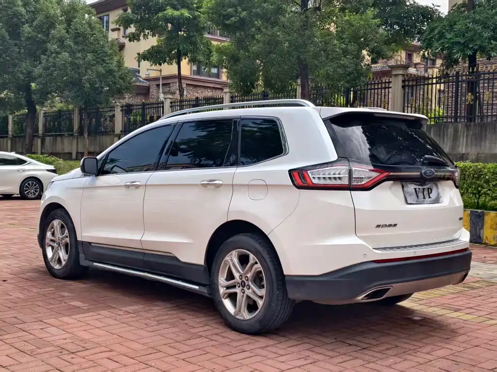 Ford Edge — фото 5