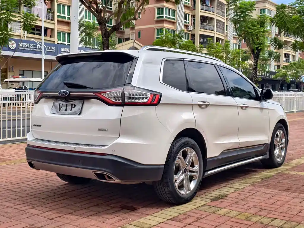 Ford Edge — фото 7