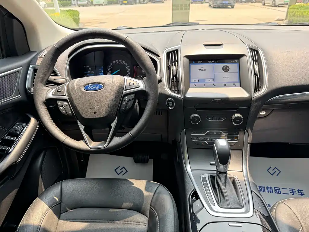 Ford Edge — фото 13