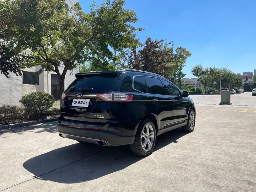 Ford Edge — фото 4