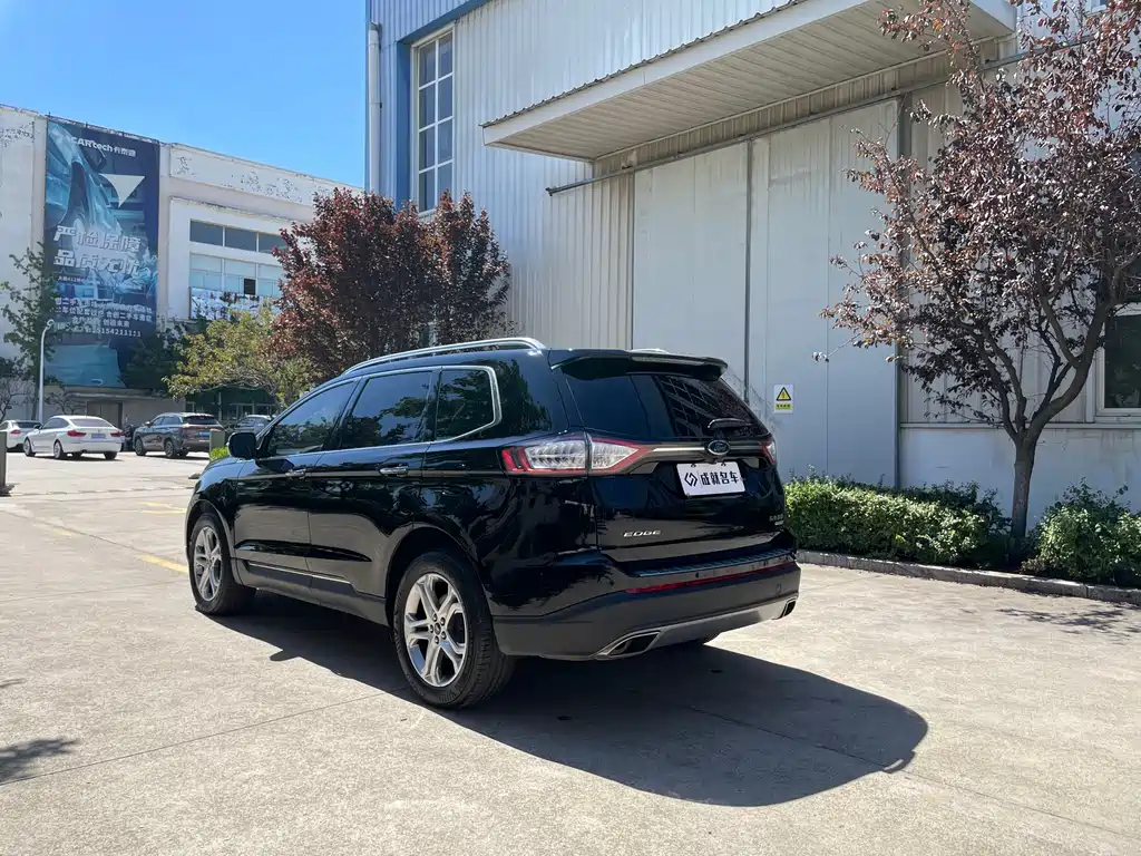 Ford Edge — фото 5