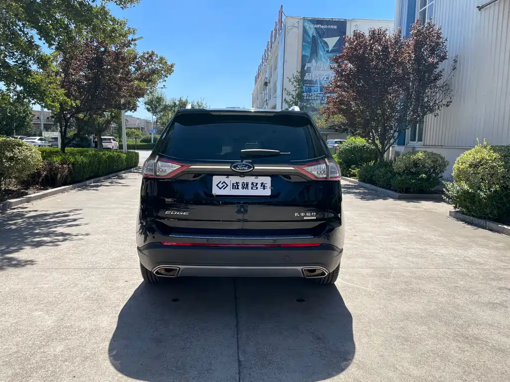 Ford Edge — фото 7