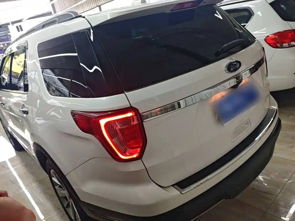 Ford Explorer (Import) — фото 5
