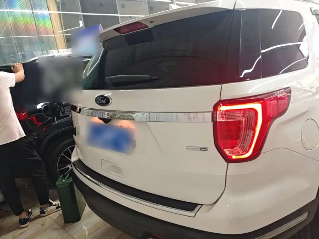 Ford Explorer (Import) — фото 6