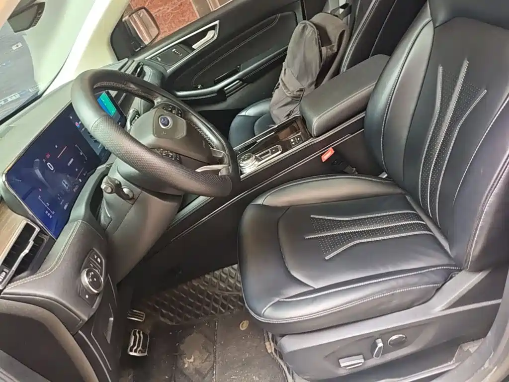 Ford Edge — фото 11