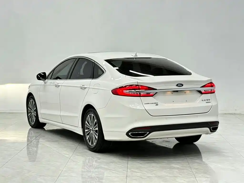 Ford Mondeo — фото 5