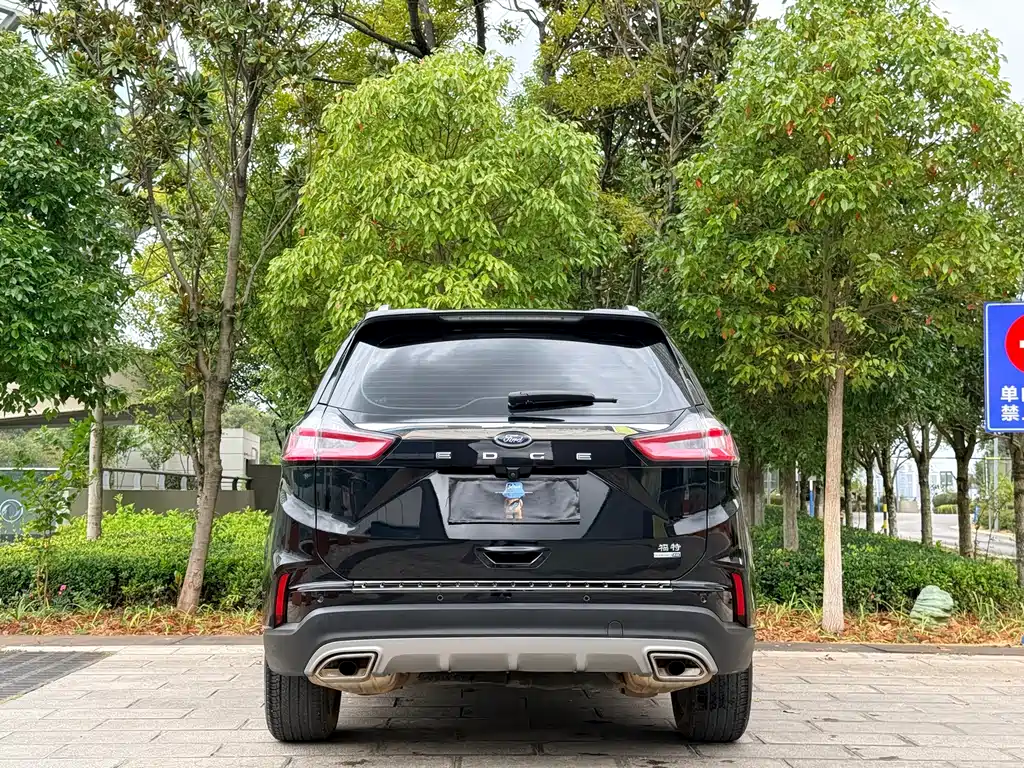 Ford Edge — фото 5