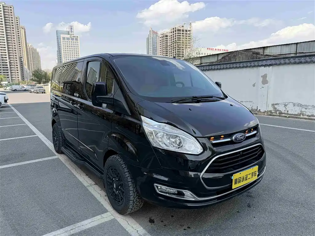 Ford Tourneo — фото 3