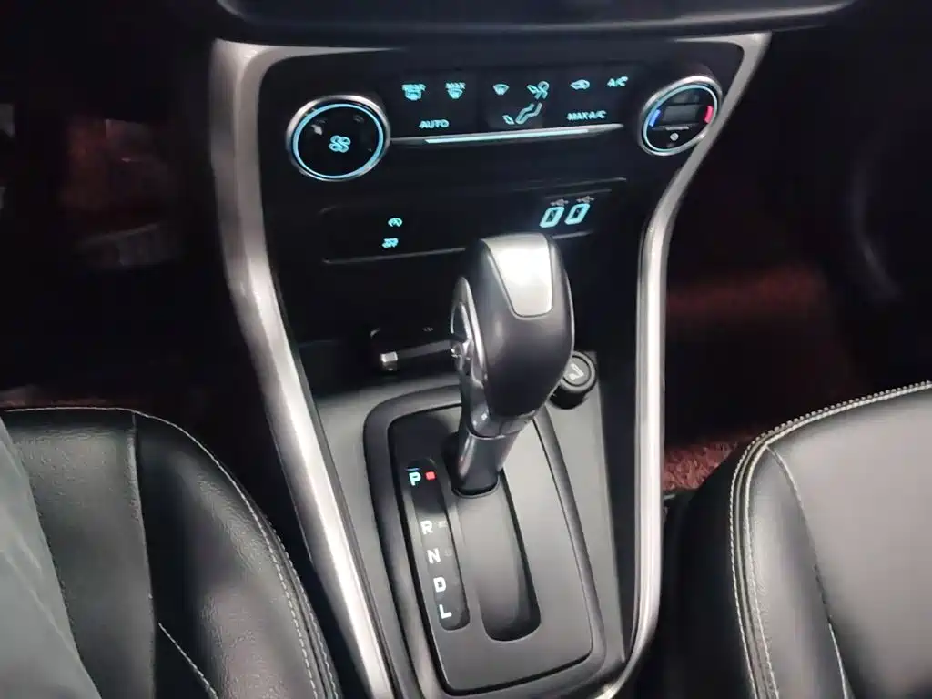 Ford Ecosport — фото 14
