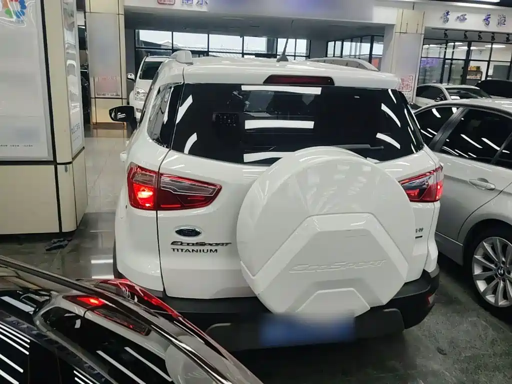 Ford Ecosport — фото 5