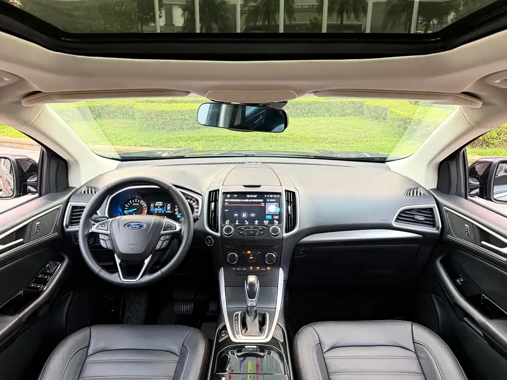 Ford Edge — фото 14