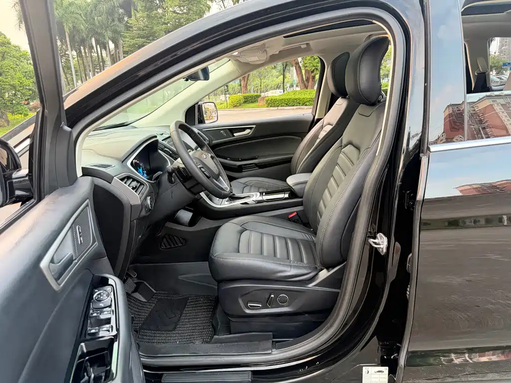 Ford Edge — фото 15