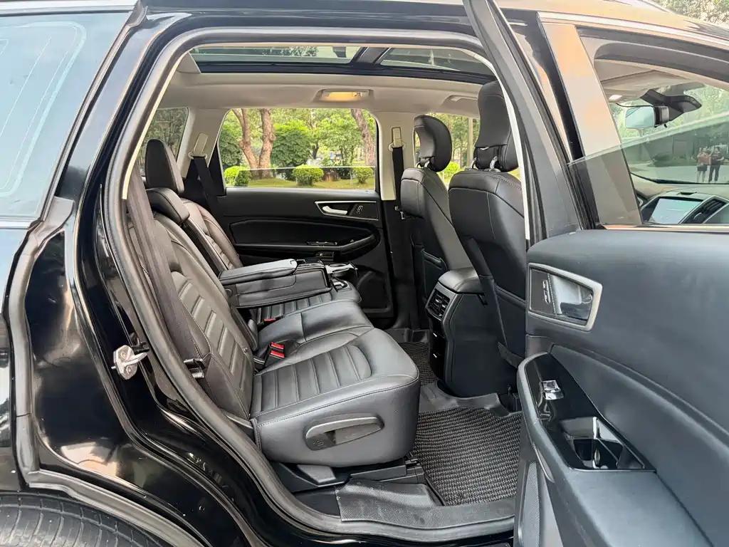 Ford Edge — фото 18