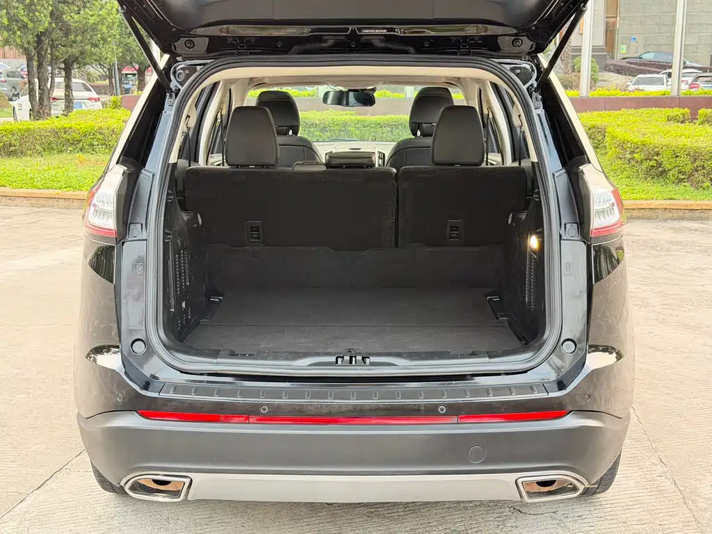 Ford Edge — фото 19