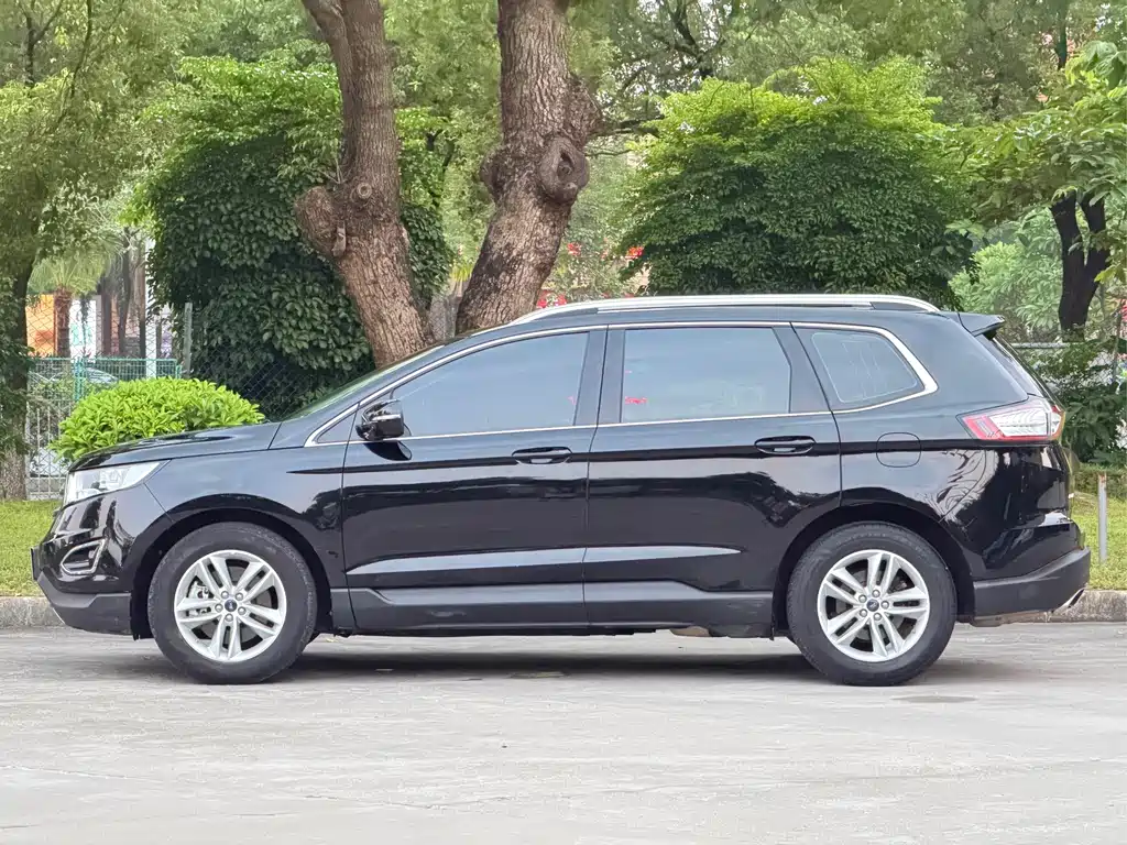 Ford Edge — фото 4