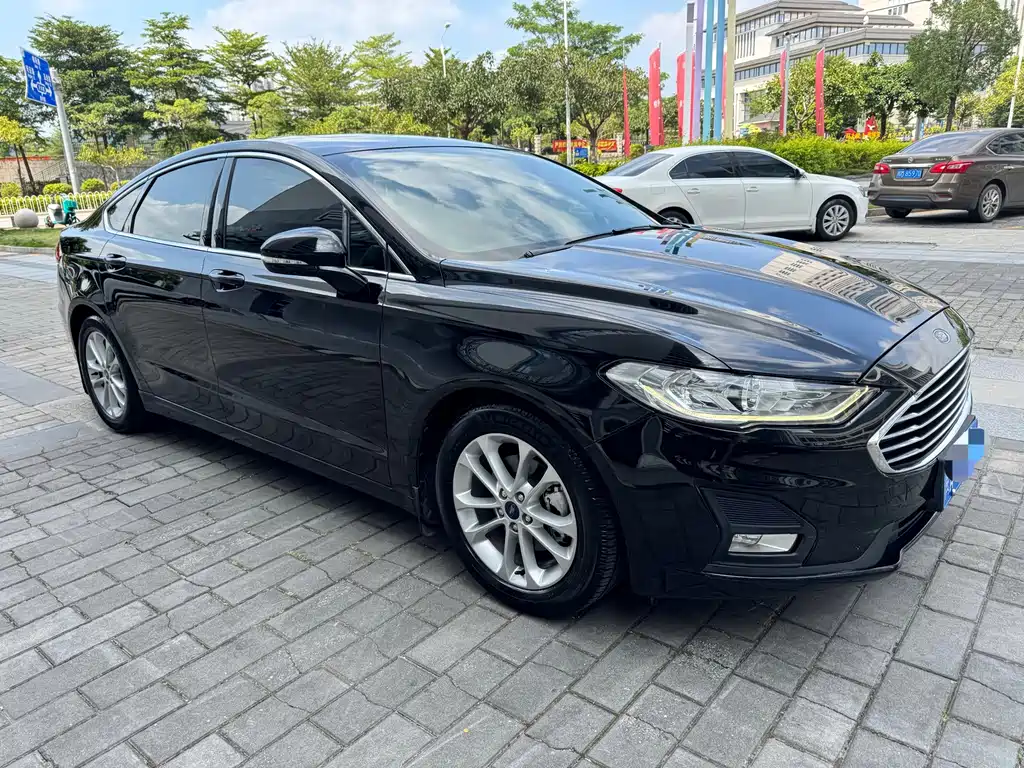 Ford Mondeo — фото 3