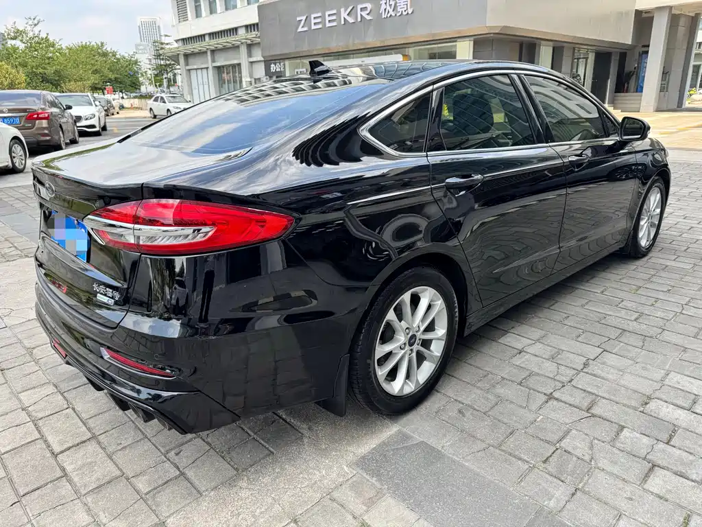 Ford Mondeo — фото 5