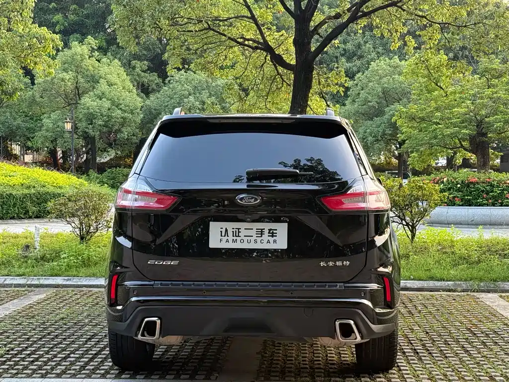 Ford Edge — фото 21