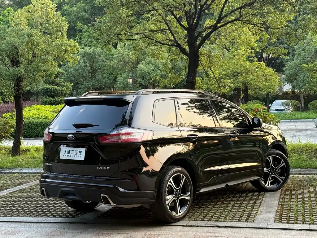 Ford Edge — фото 22