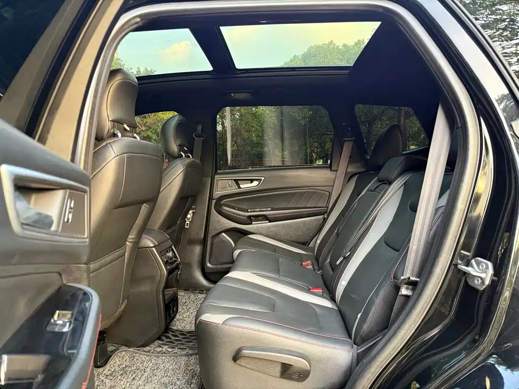 Ford Edge — фото 9