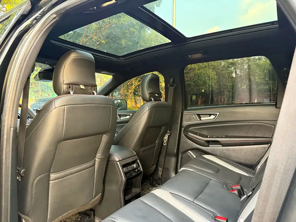 Ford Edge — фото 10