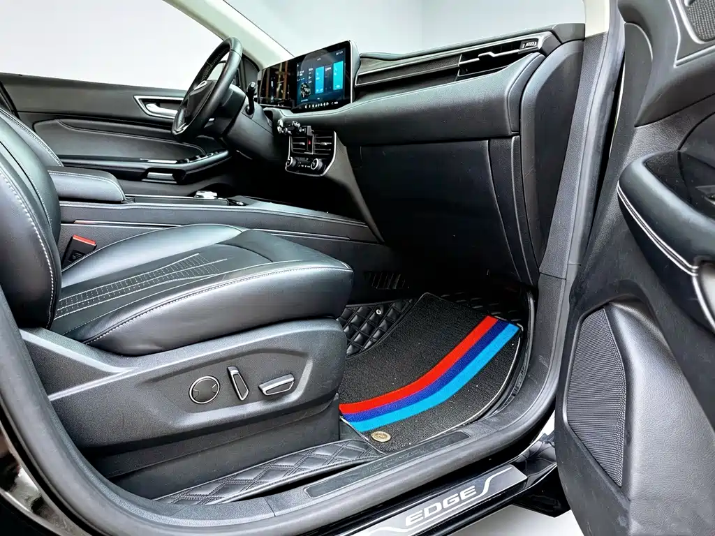 Ford Edge — фото 17