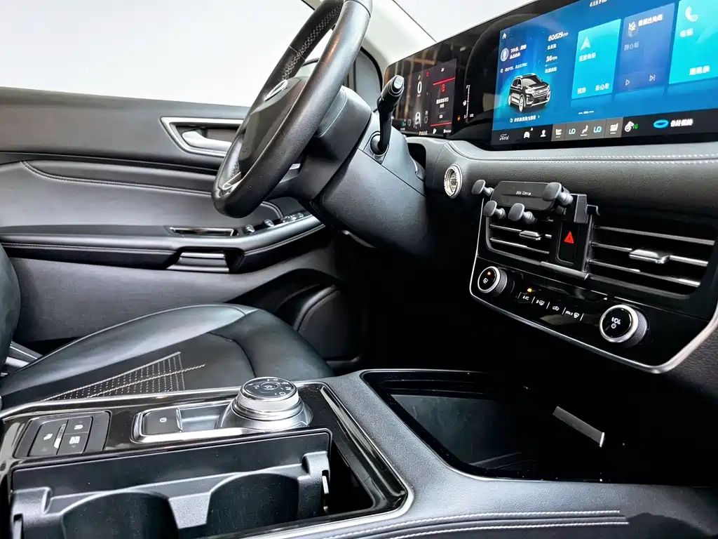 Ford Edge — фото 18