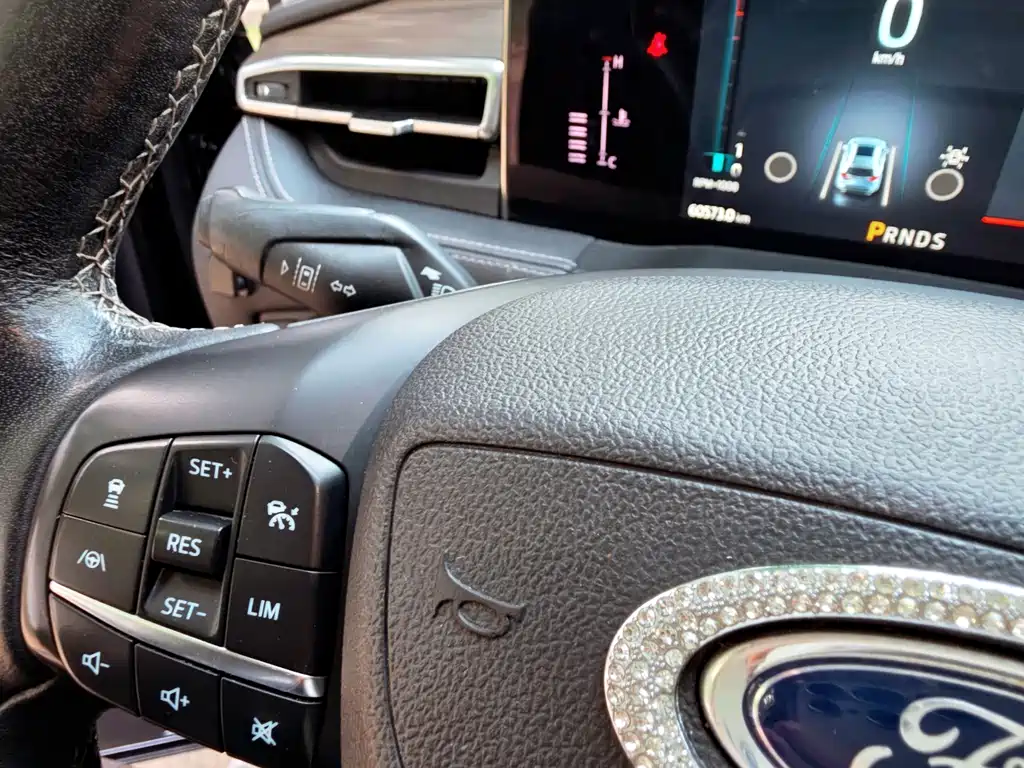 Ford Edge — фото 10