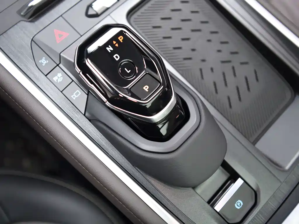 Ford Edge — фото 15