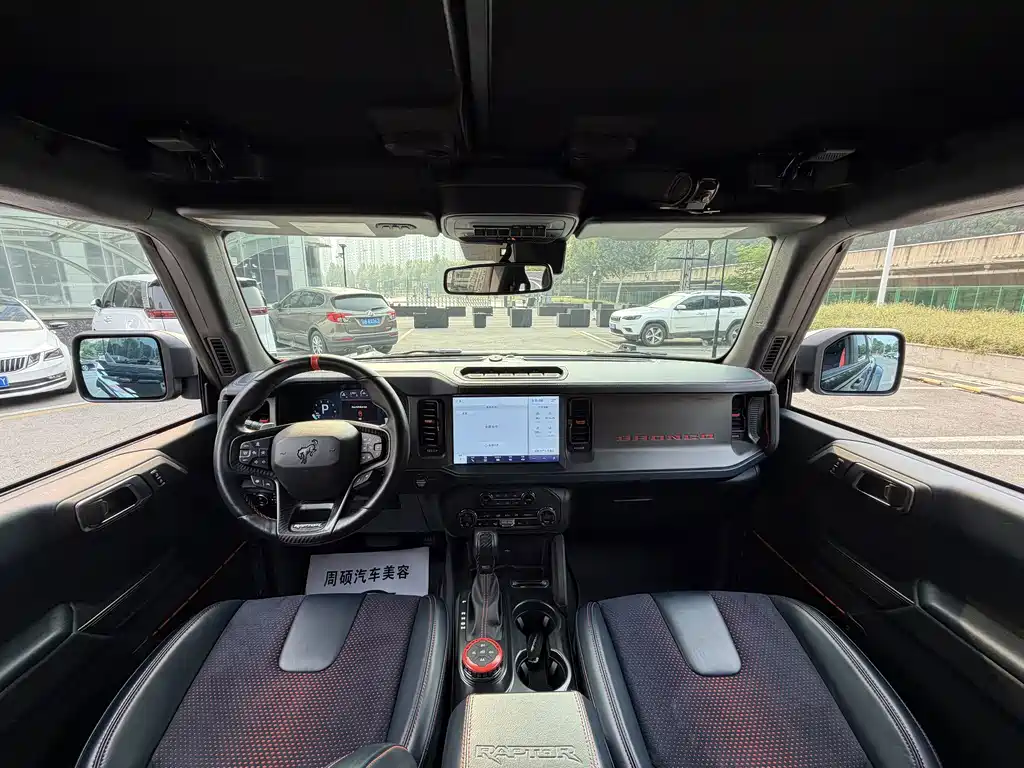 Ford Bronco (Import) — фото 11